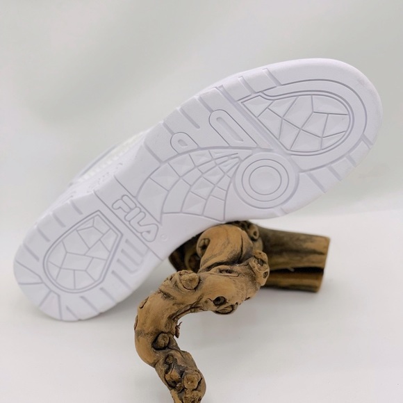 Men’s Fila Teratach 600 GID White Sneakers NWT - Picture 6 of 6